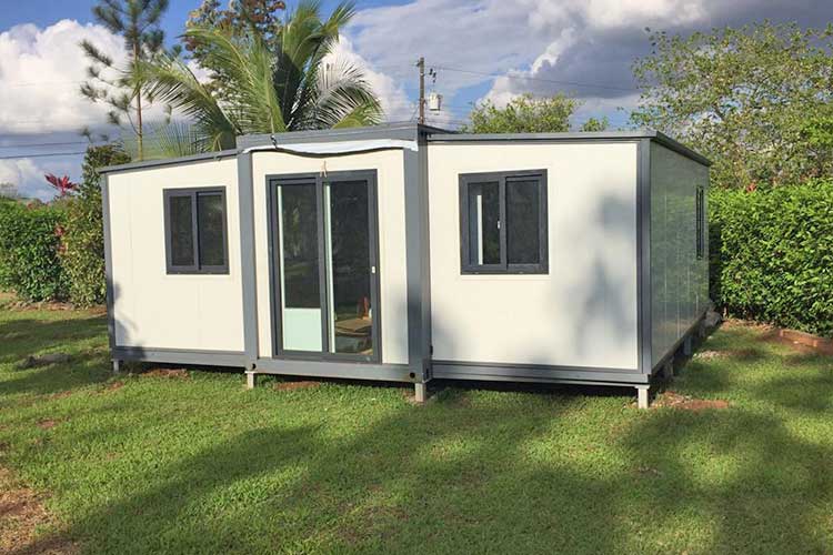 Expandable container house